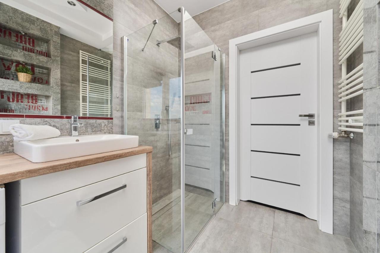 Stylish Kosciuszki Apartaments Near The Market Square With Free Garage Wroclaw By Noclegi Renters Exterior foto