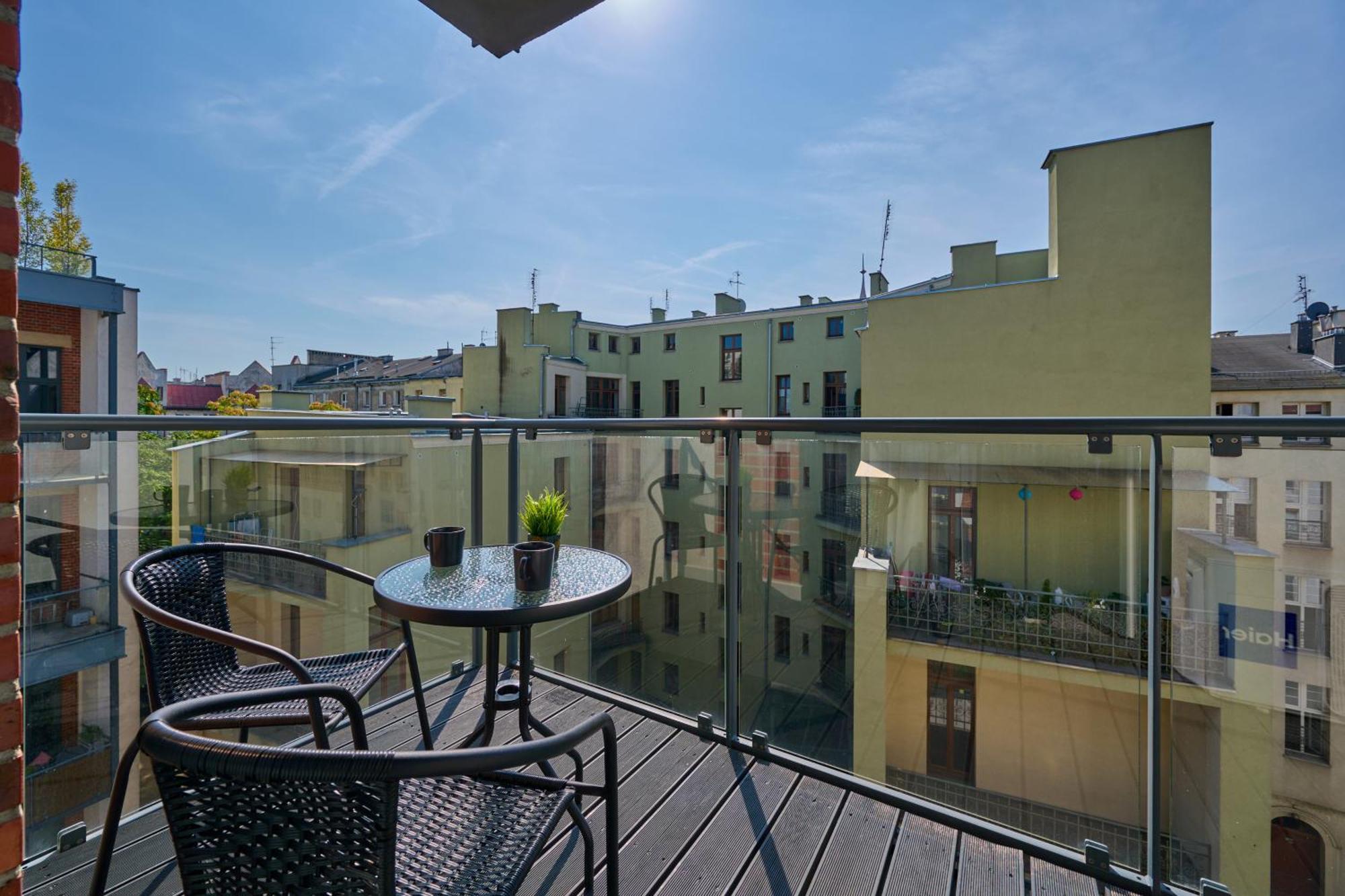 Stylish Kosciuszki Apartaments Near The Market Square With Free Garage Wroclaw By Noclegi Renters Exterior foto